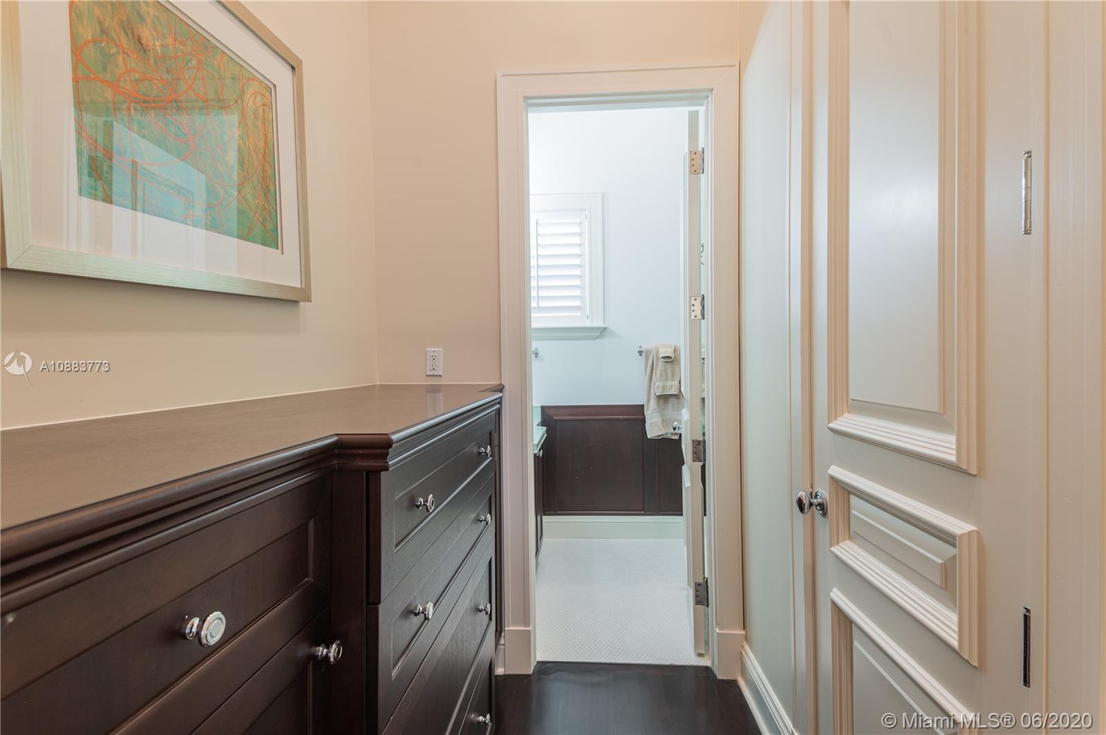 ISLAND ESTATES - Residential