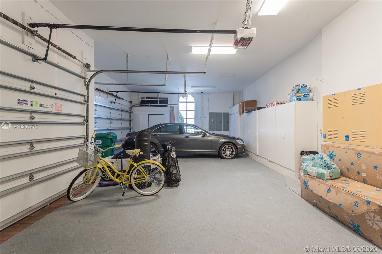 ISLAND ESTATES - Residential