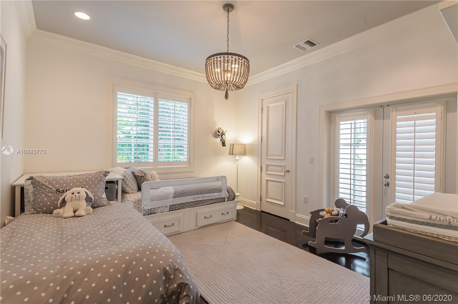 ISLAND ESTATES - Residential