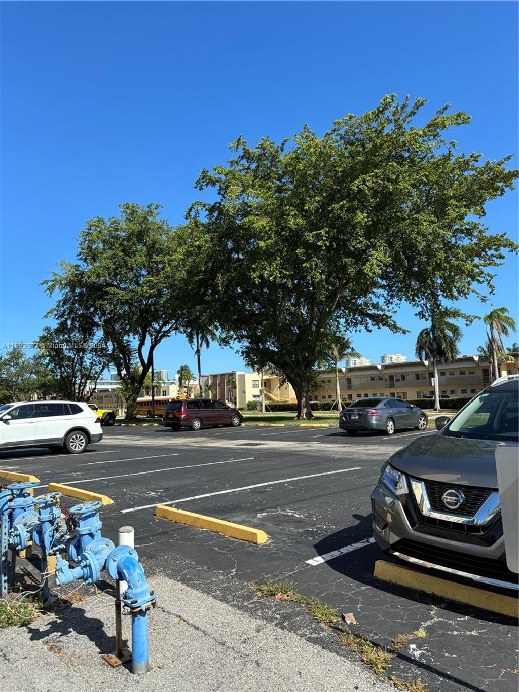 Photo of 900 NE 12th Ave #507, Hallandale Beach, FL 33009 (MLS # A11593537)