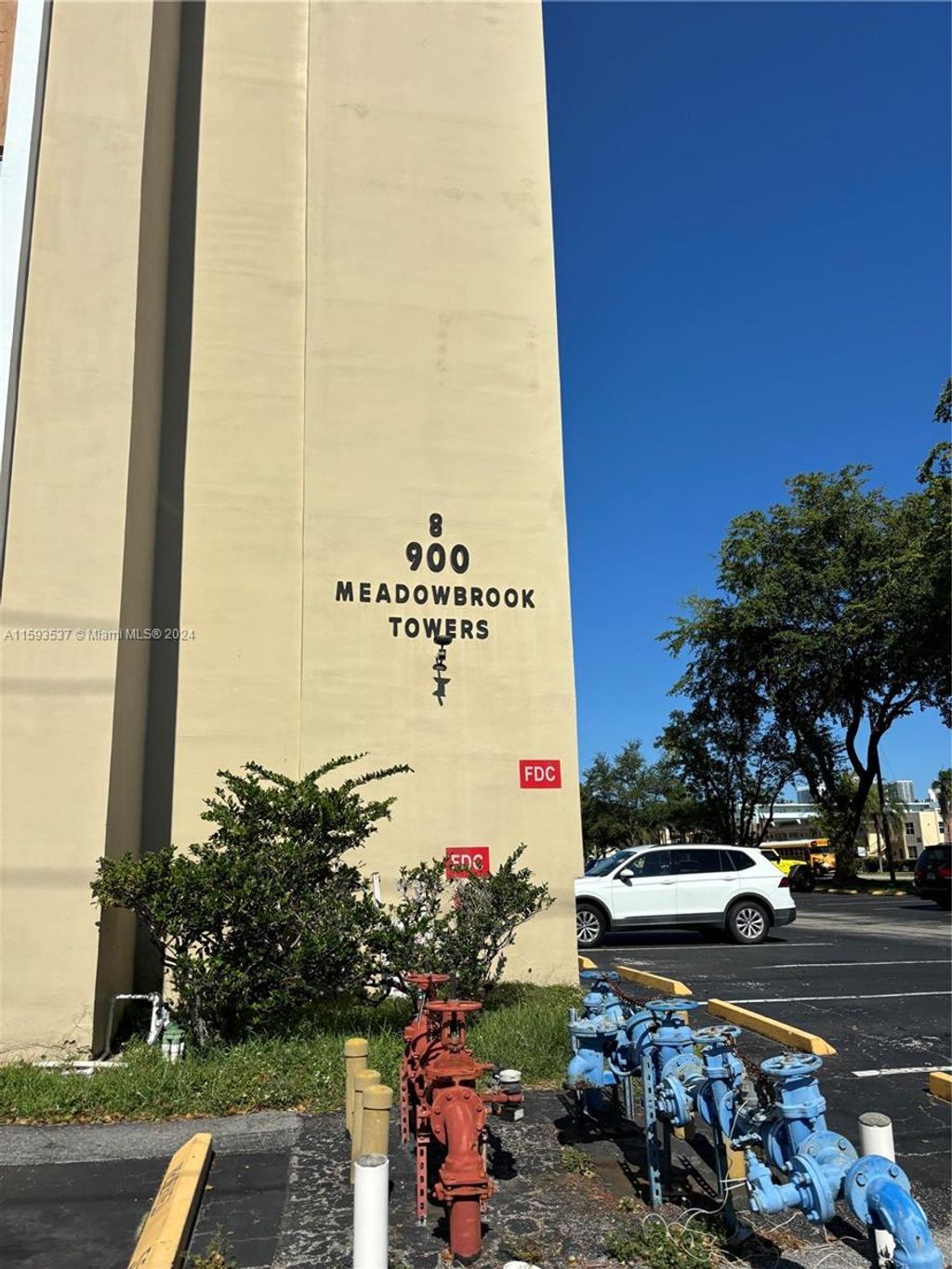 Photo of 900 NE 12th Ave #507, Hallandale Beach, FL 33009 (MLS # A11593537)