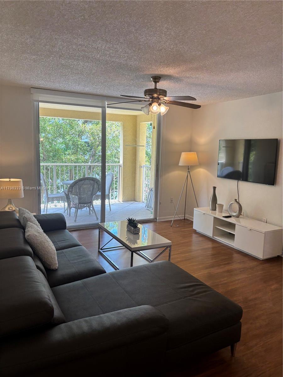 19501 E Country Club Dr 9506