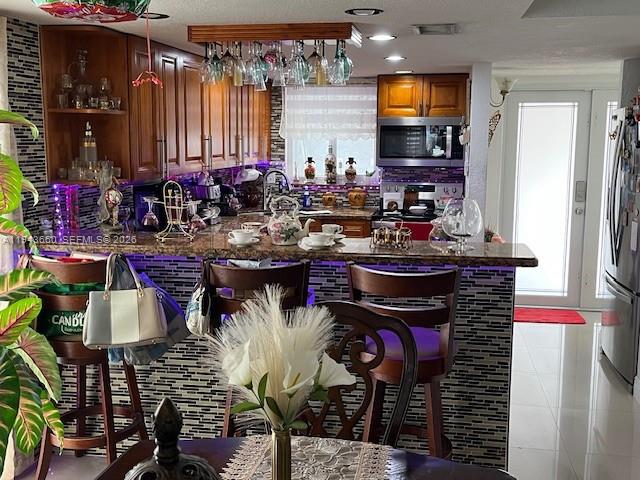 MANGO HILL CONDO NO 4 - Residential