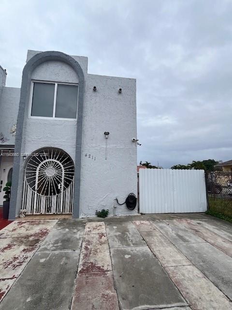 MANGO HILL CONDO NO 4 - Residential