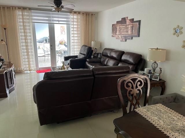 MANGO HILL CONDO NO 4 - Residential