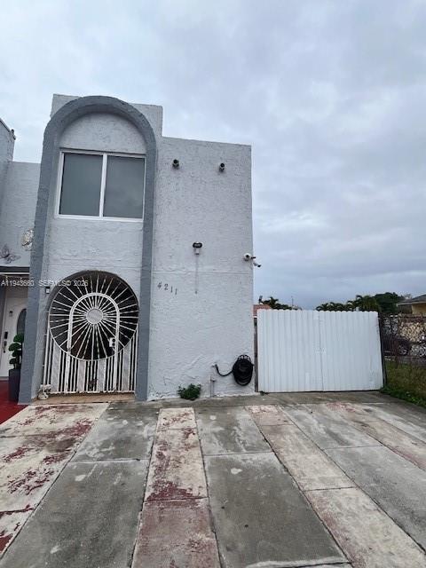 MANGO HILL CONDO NO 4 - Residential