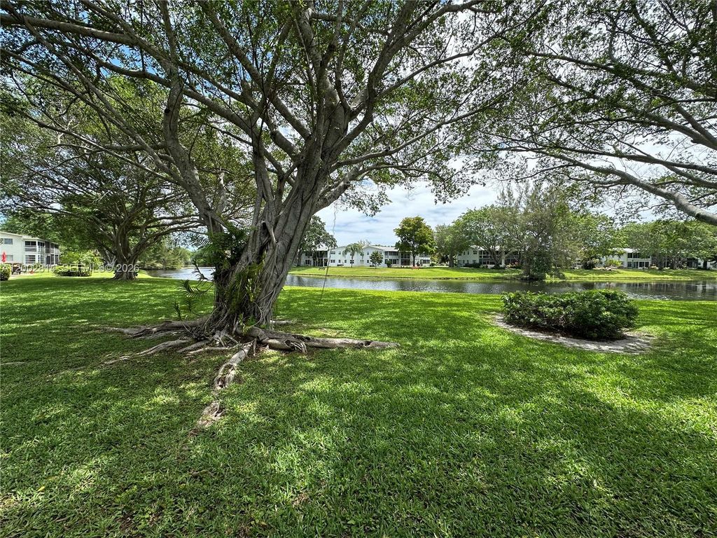 Photo of 2 Tilford A #2, Deerfield Beach, FL 33442 (MLS # A12002814)