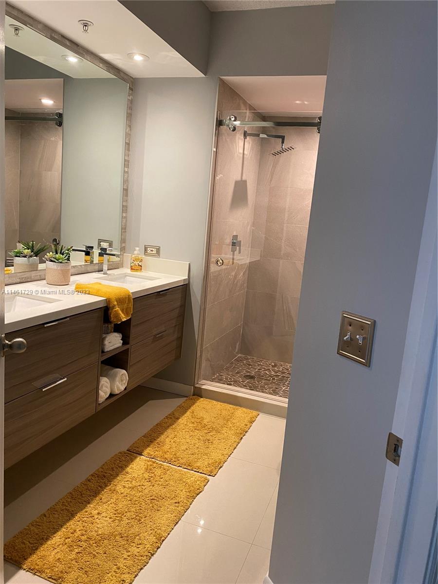 PORTO BELLAGIO CONDO - Residential Lease