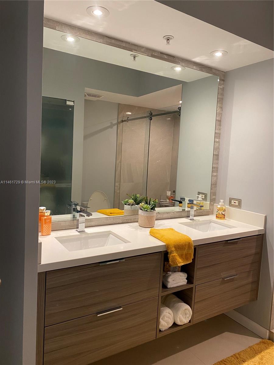 PORTO BELLAGIO CONDO - Residential Lease