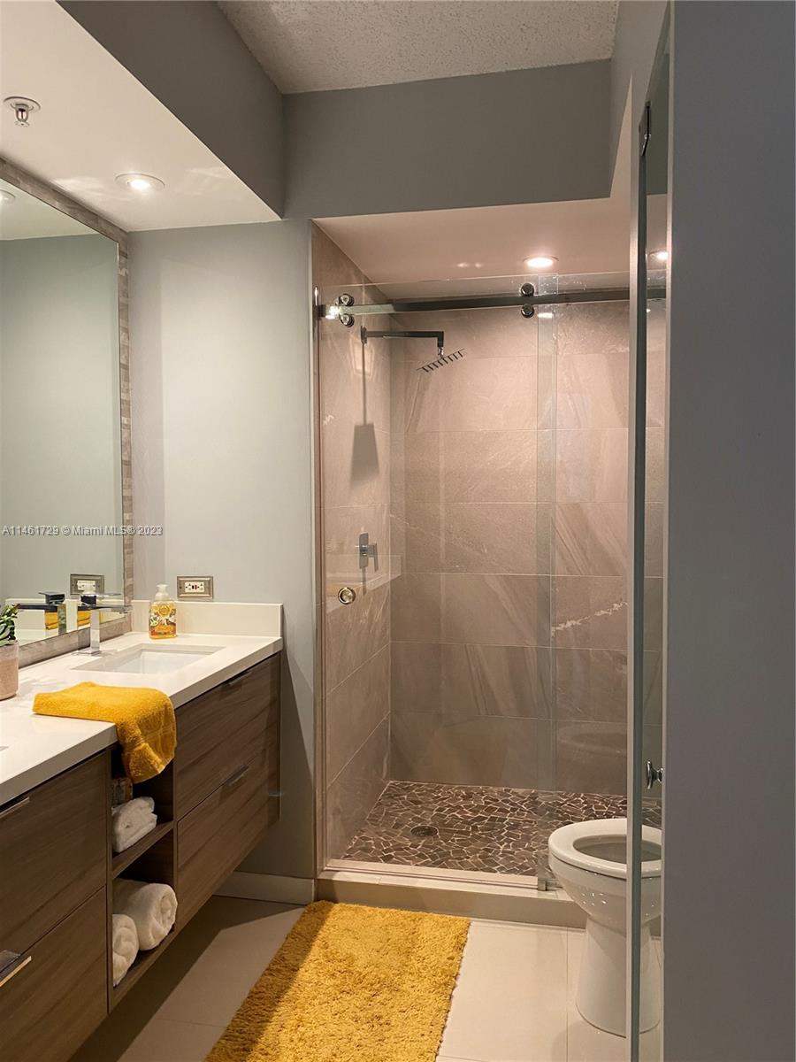 PORTO BELLAGIO CONDO - Residential Lease