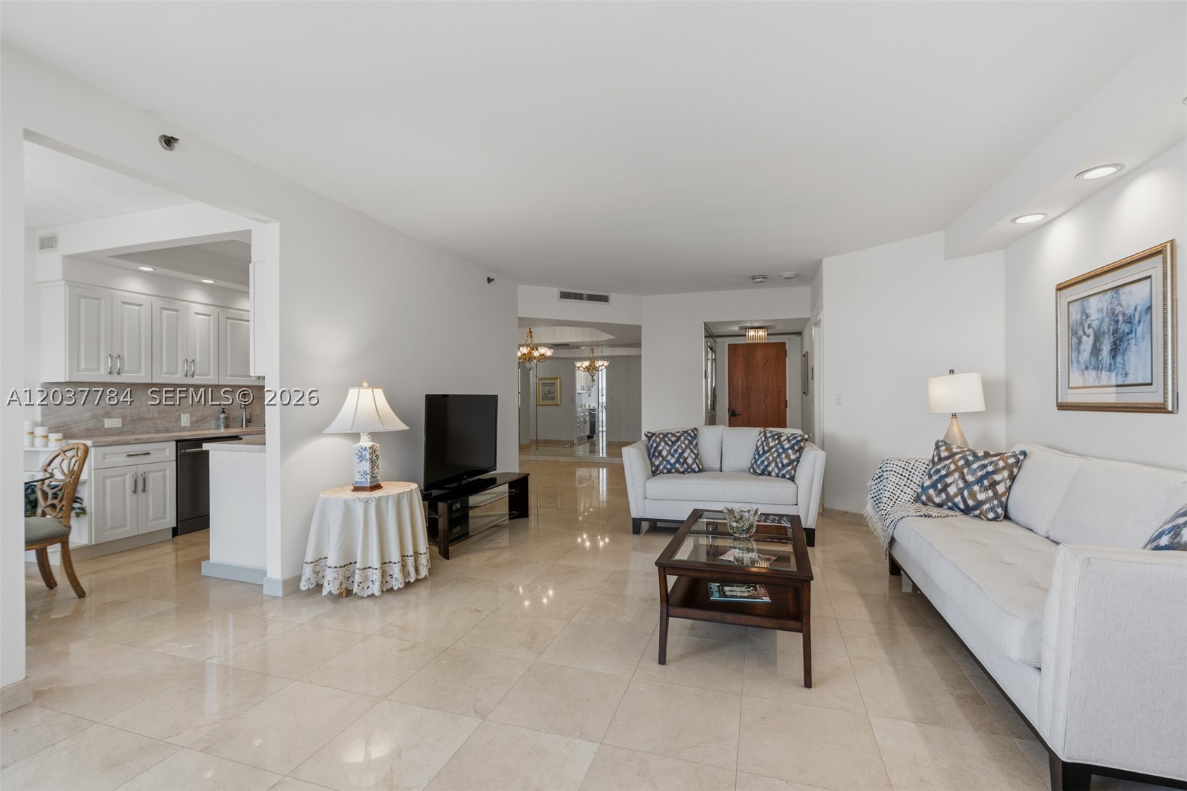 20191 E Country Club Dr 803