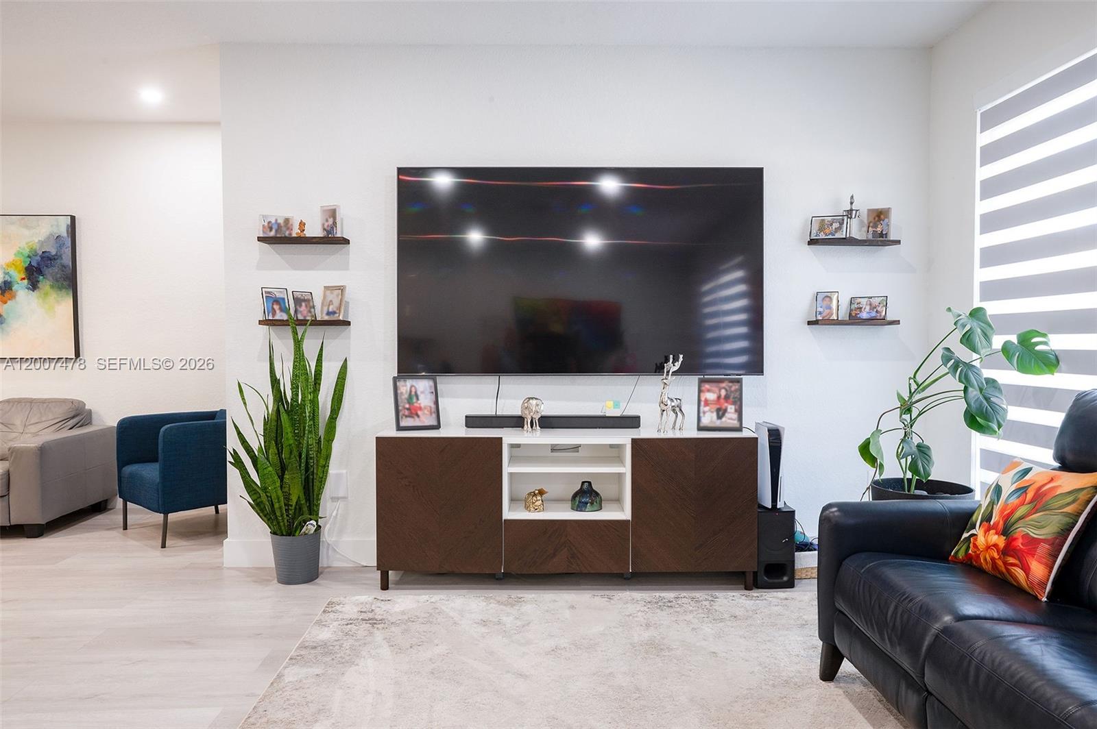 CENTURY BREEZE - Residential