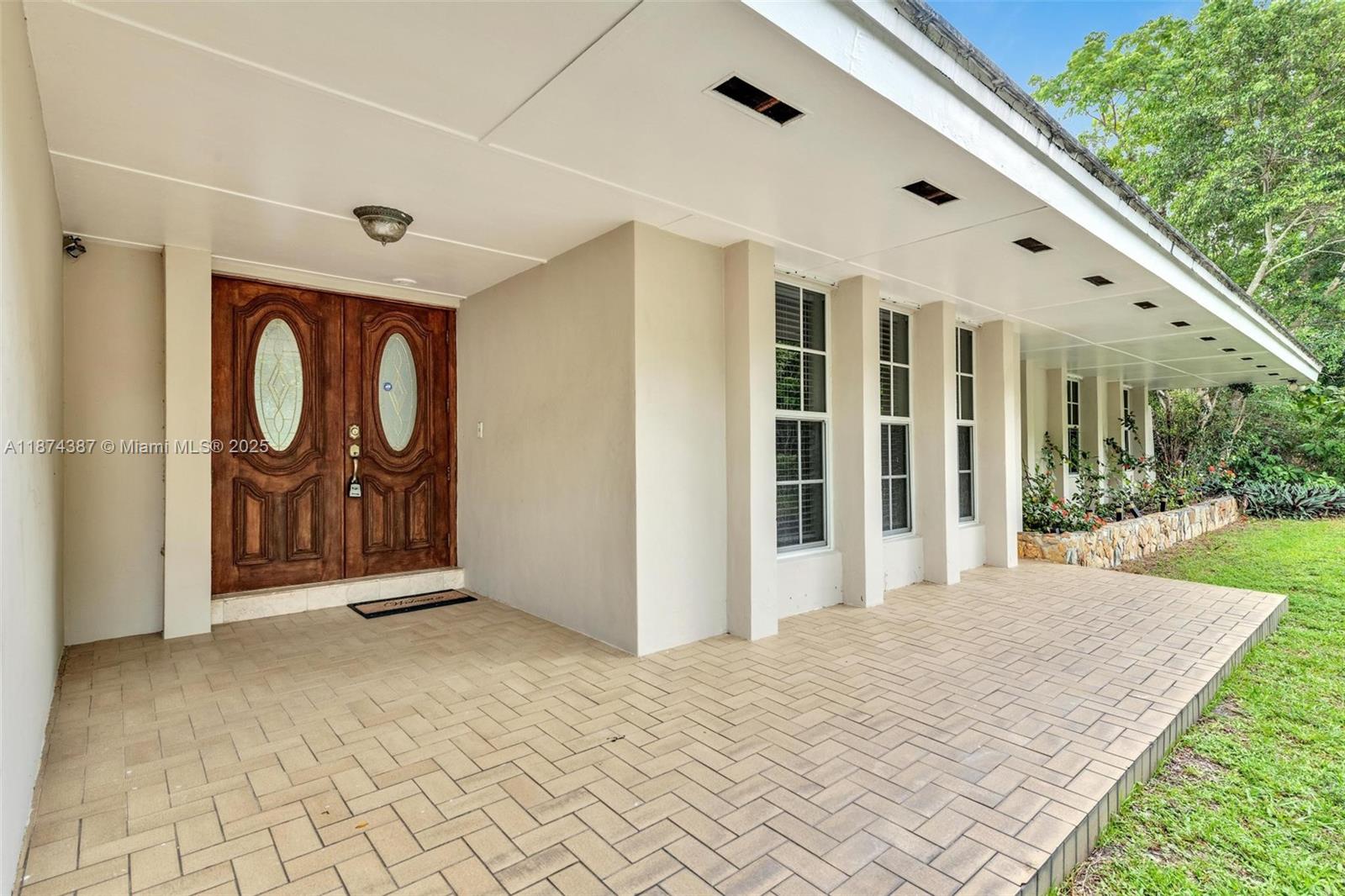 SUBURBAN ESTATES - Residential Lease