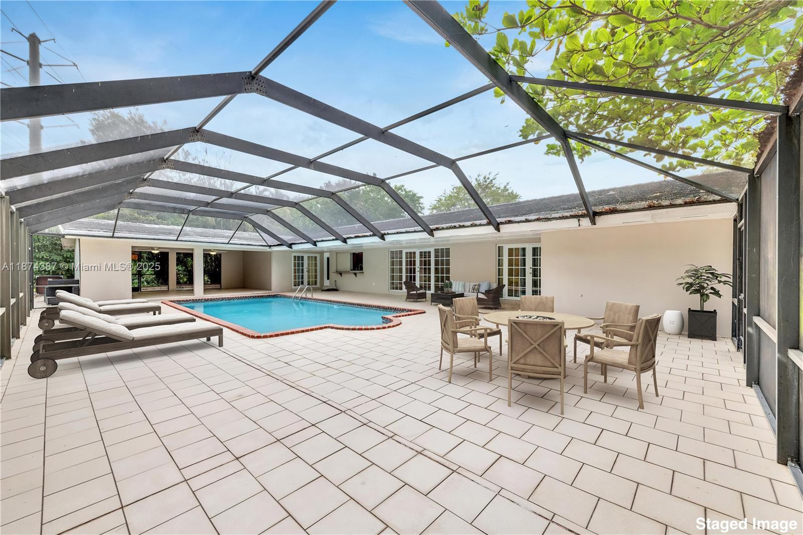 SUBURBAN ESTATES - Residential Lease