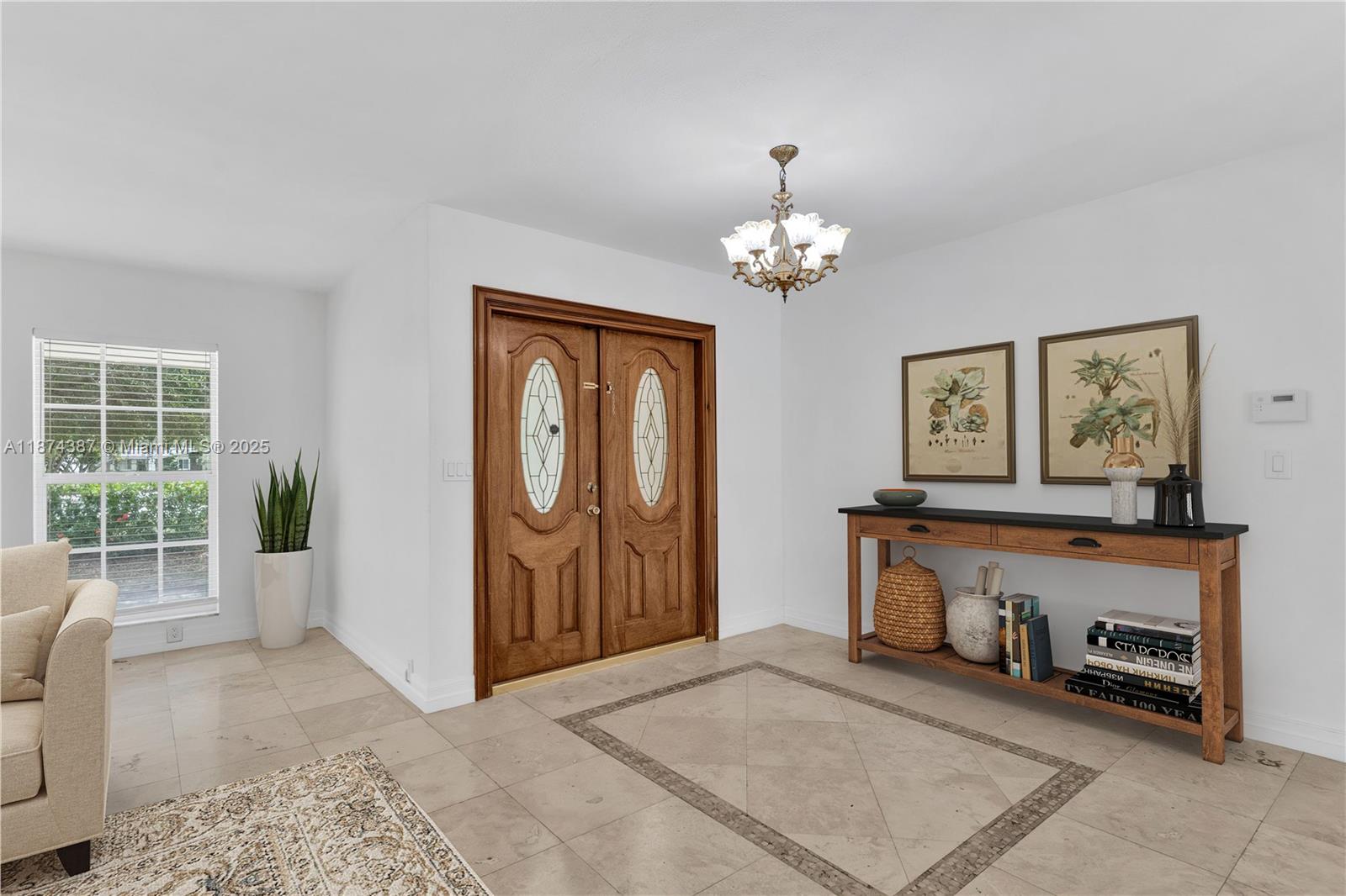 SUBURBAN ESTATES - Residential Lease