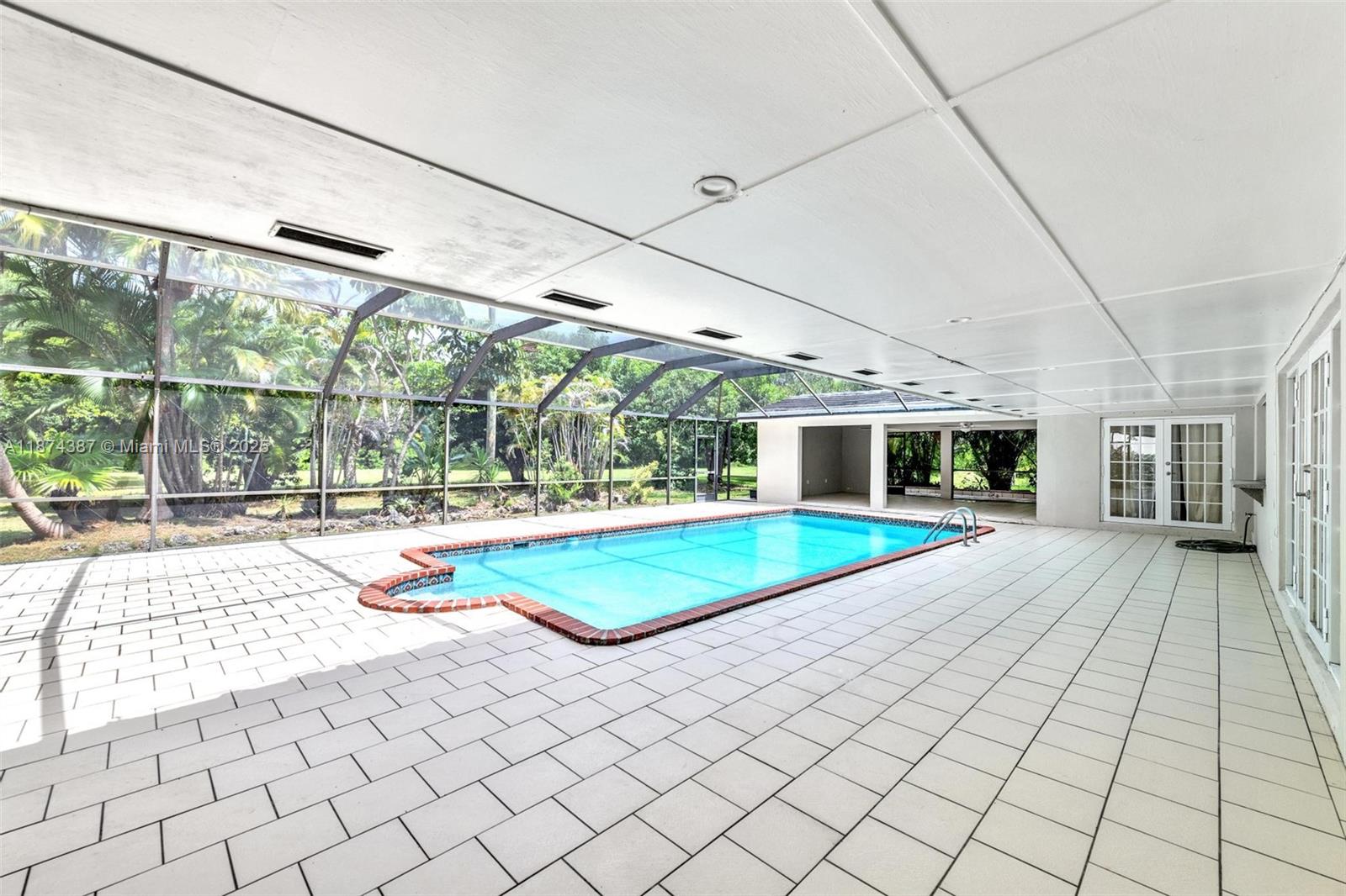 SUBURBAN ESTATES - Residential Lease