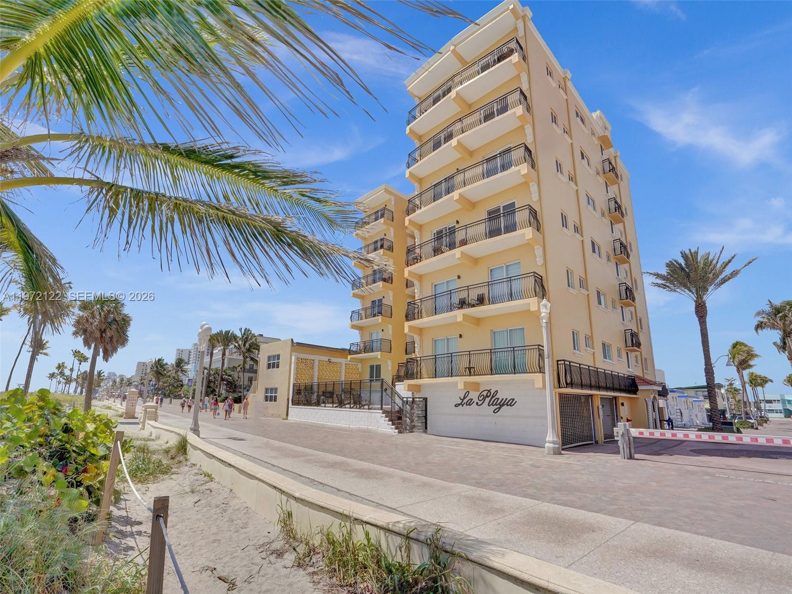 LA PLAYA CONDOMINIUM - Residential