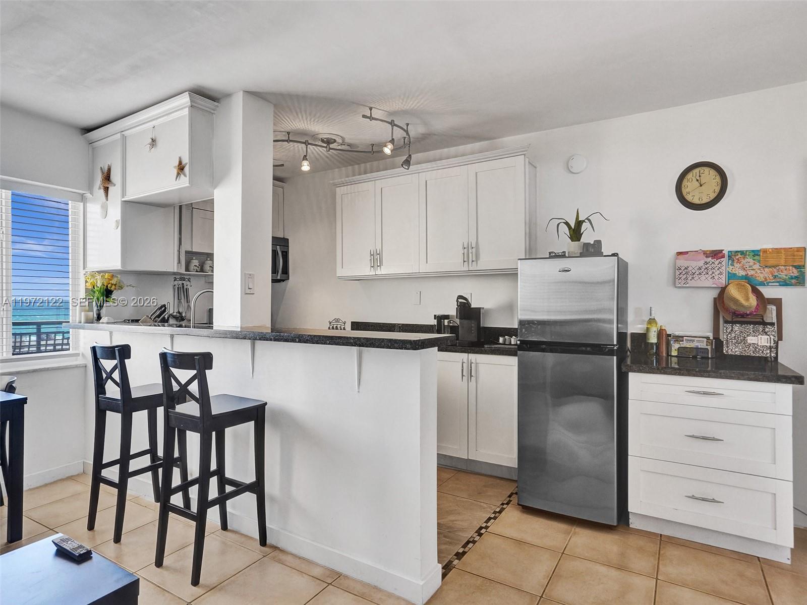 LA PLAYA CONDOMINIUM - Residential