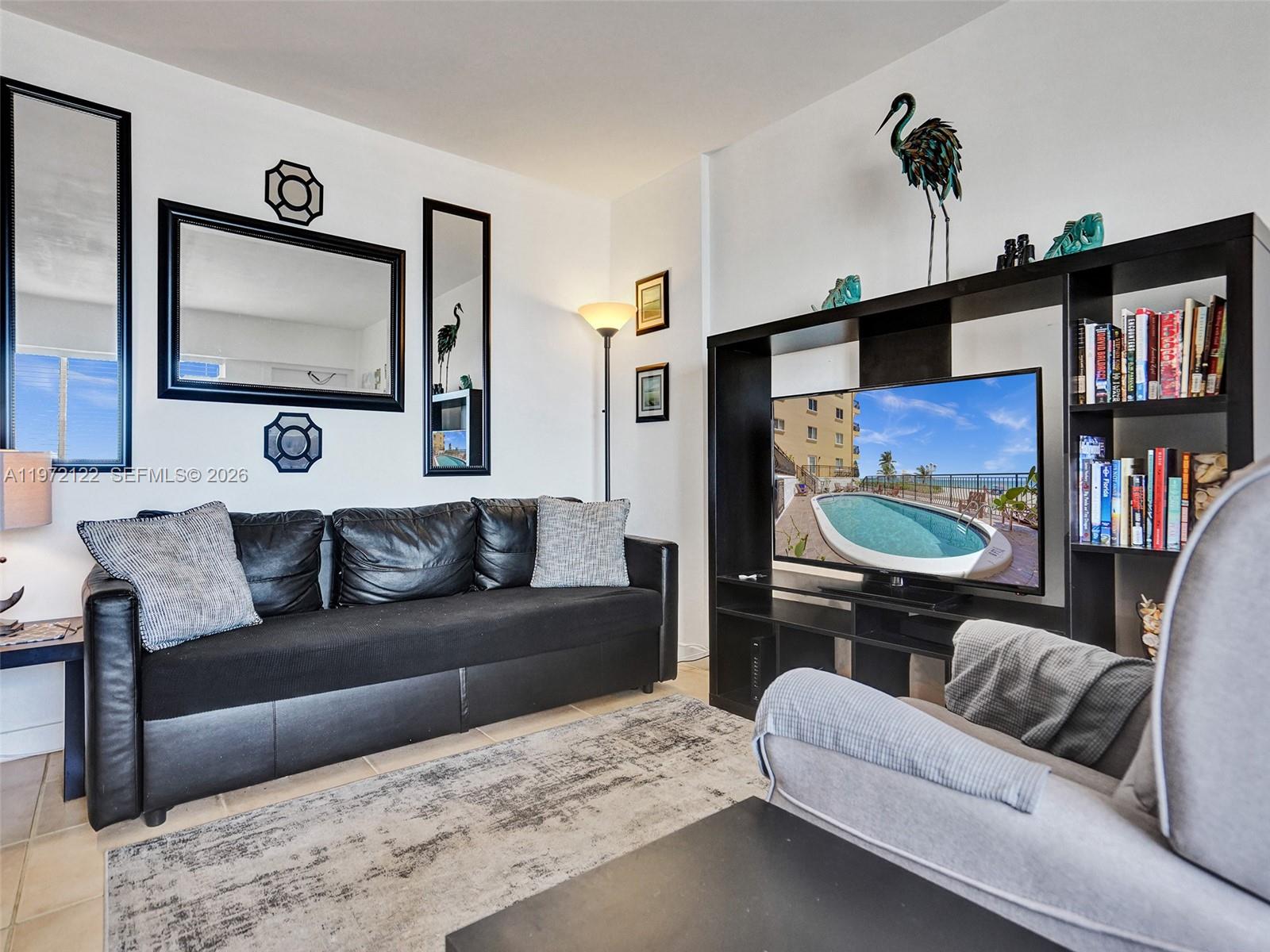 LA PLAYA CONDOMINIUM - Residential