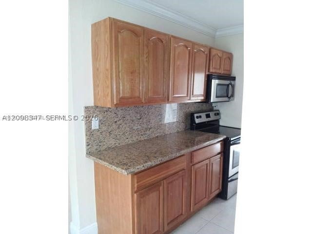 95 Edgewater Dr 201