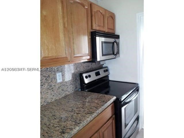 95 Edgewater Dr 201