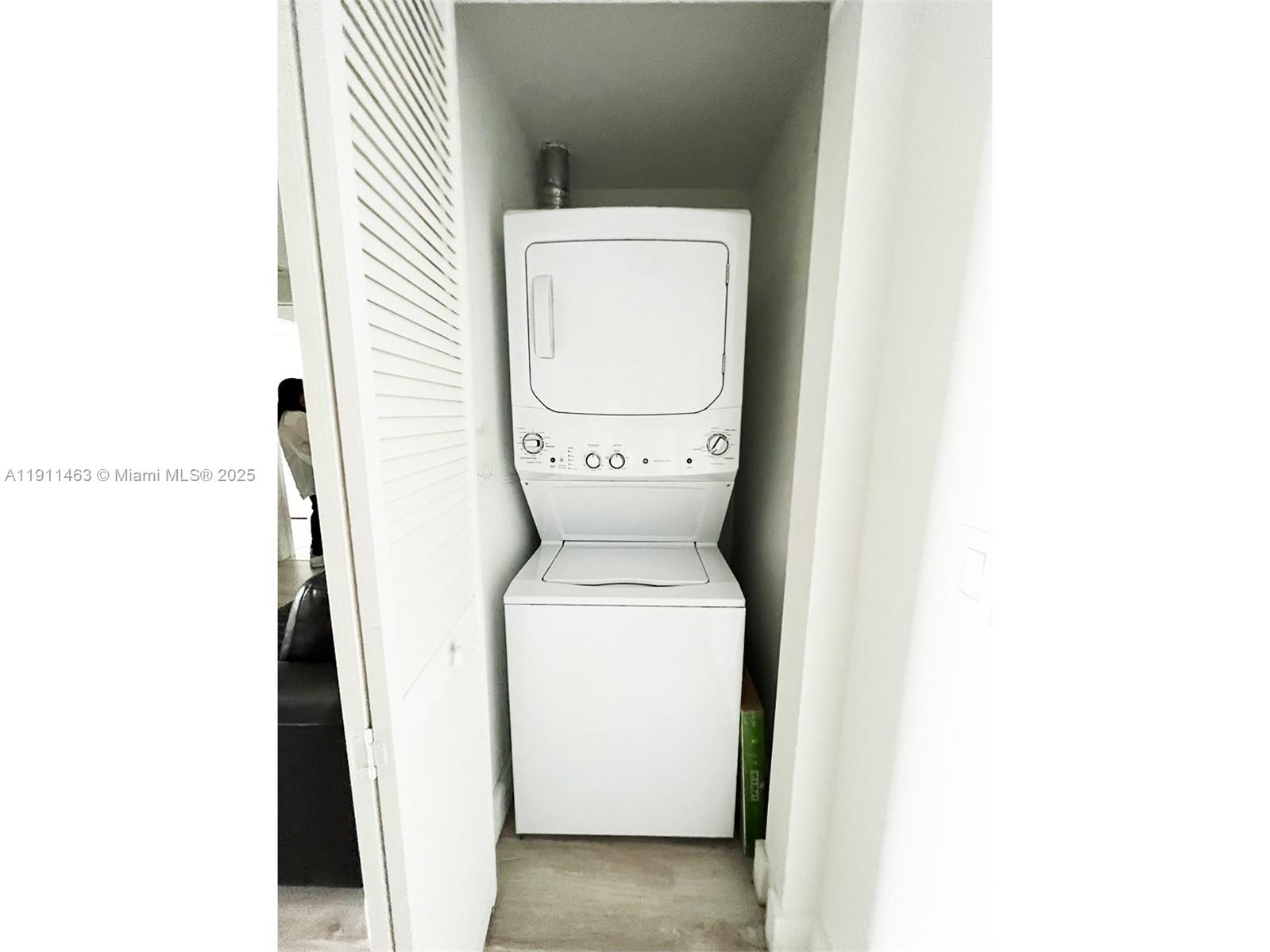 3401 MIDTOWN CONDO - Residential Lease