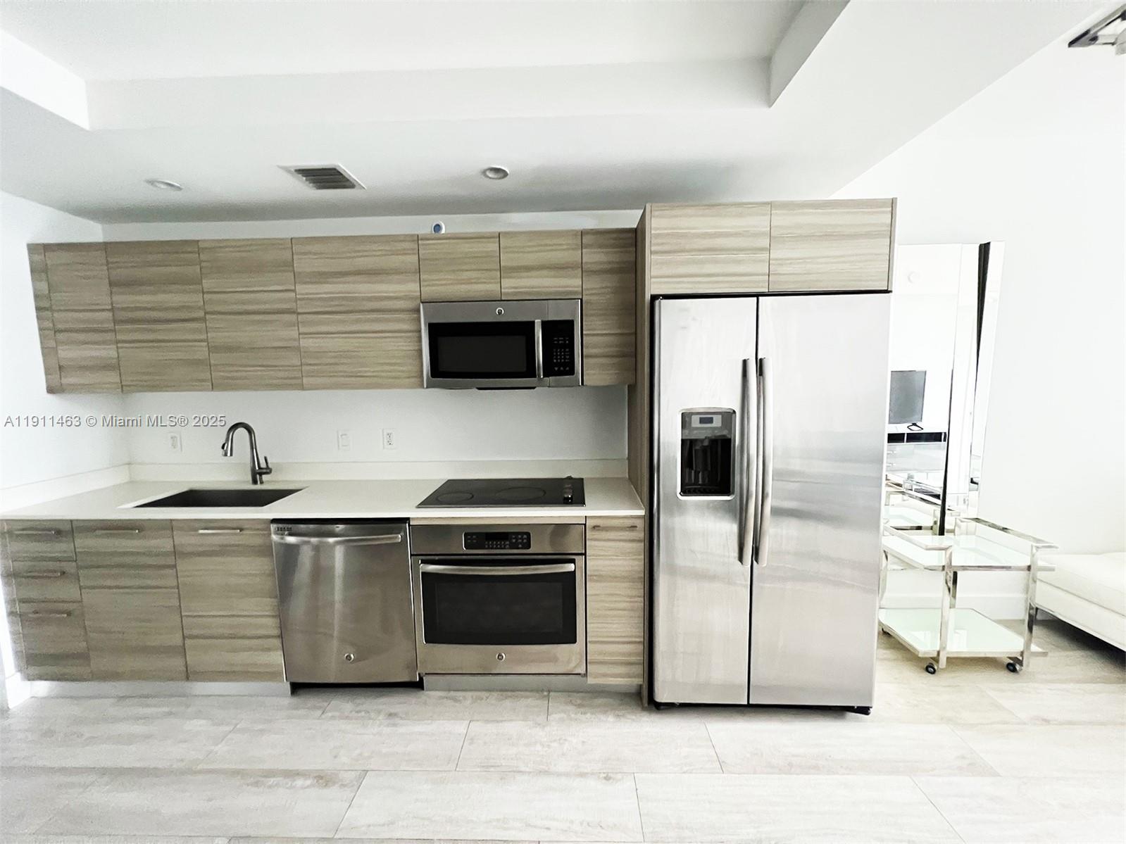 3401 MIDTOWN CONDO - Residential Lease