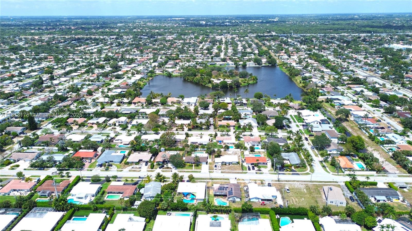 BOCA RATON SQUARE UNIT 2 - Residential