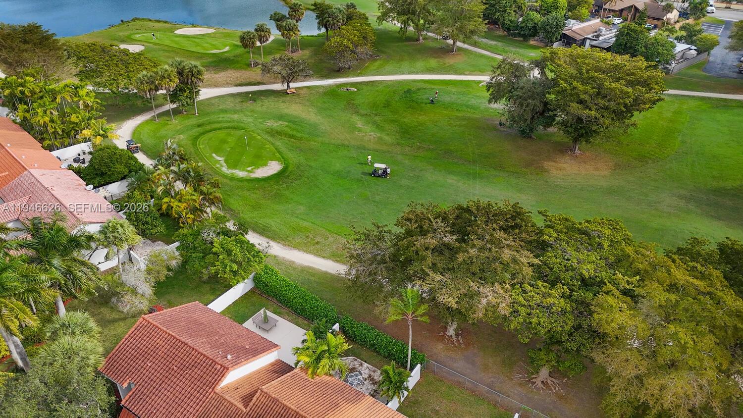 BRIAR BAY TOWNHOUSE ESTAT - Residential