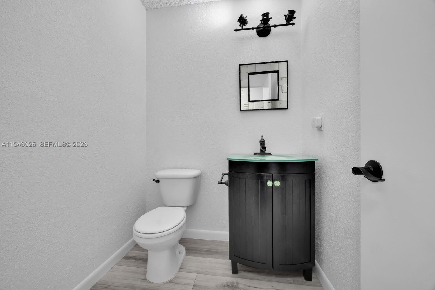 BRIAR BAY TOWNHOUSE ESTAT - Residential