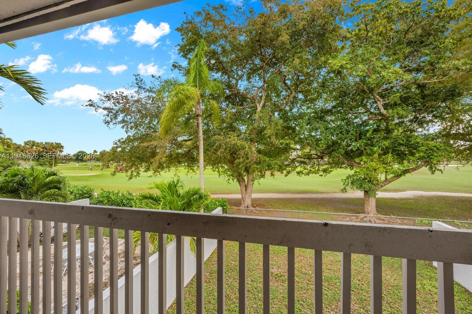 BRIAR BAY TOWNHOUSE ESTAT - Residential