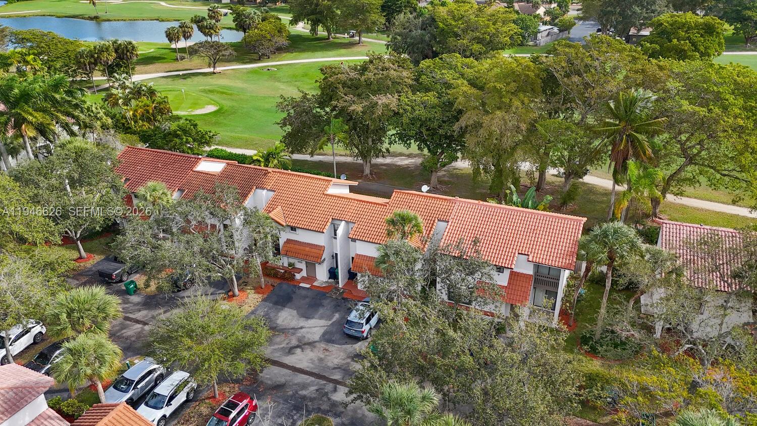 BRIAR BAY TOWNHOUSE ESTAT - Residential