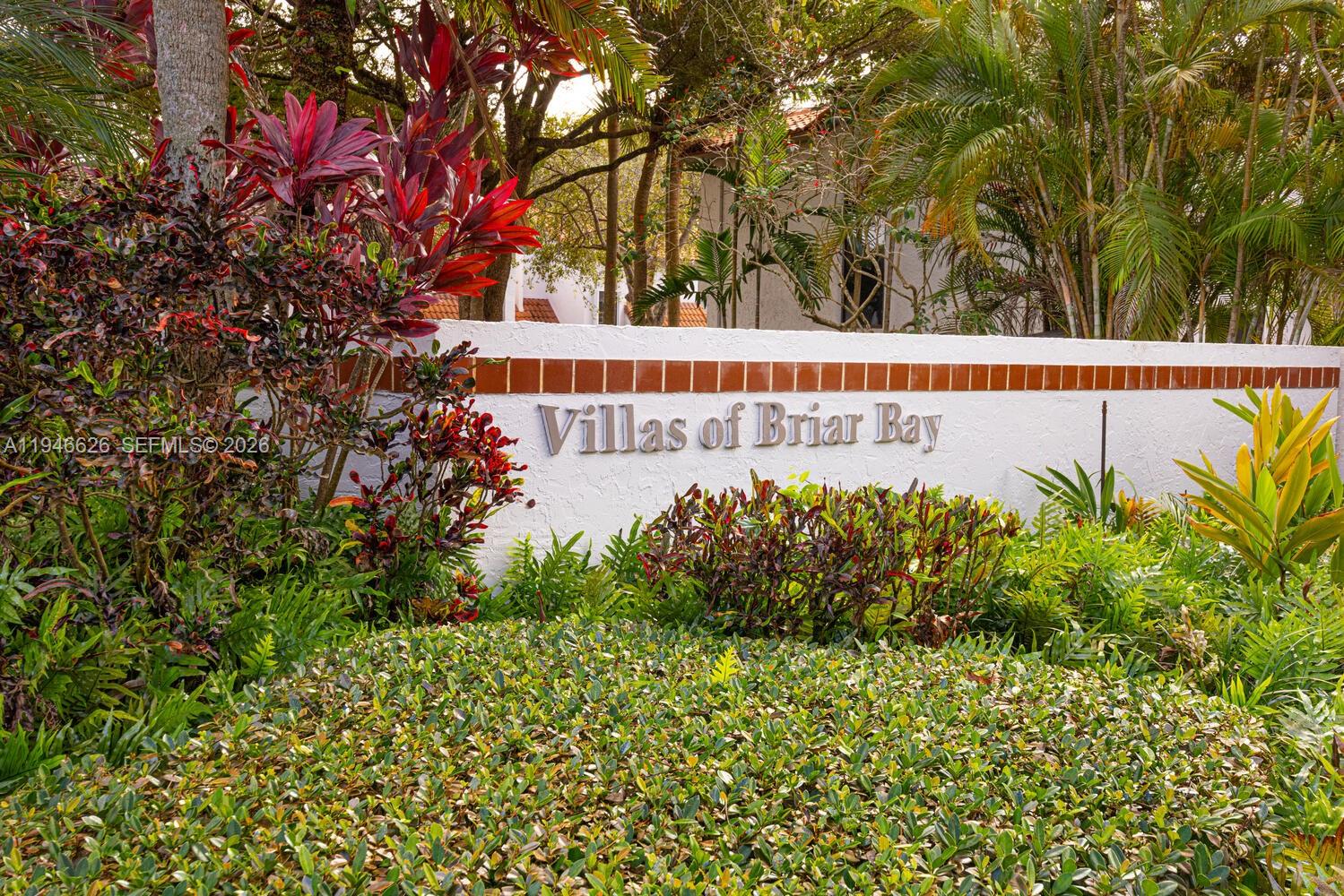 BRIAR BAY TOWNHOUSE ESTAT - Residential