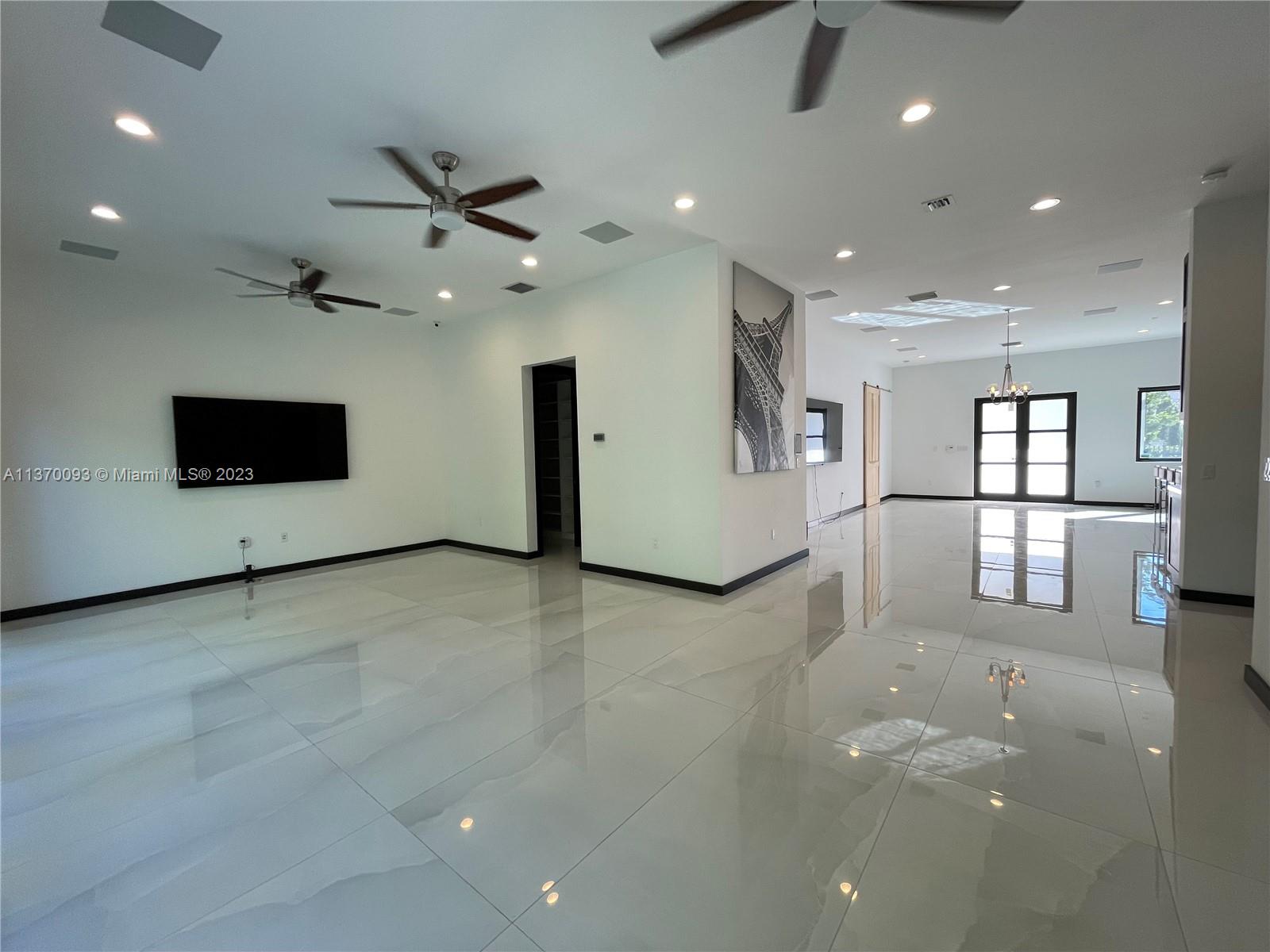 BRICKELL ESTATES - Residential Lease