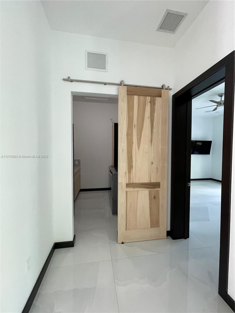 BRICKELL ESTATES - Residential Lease