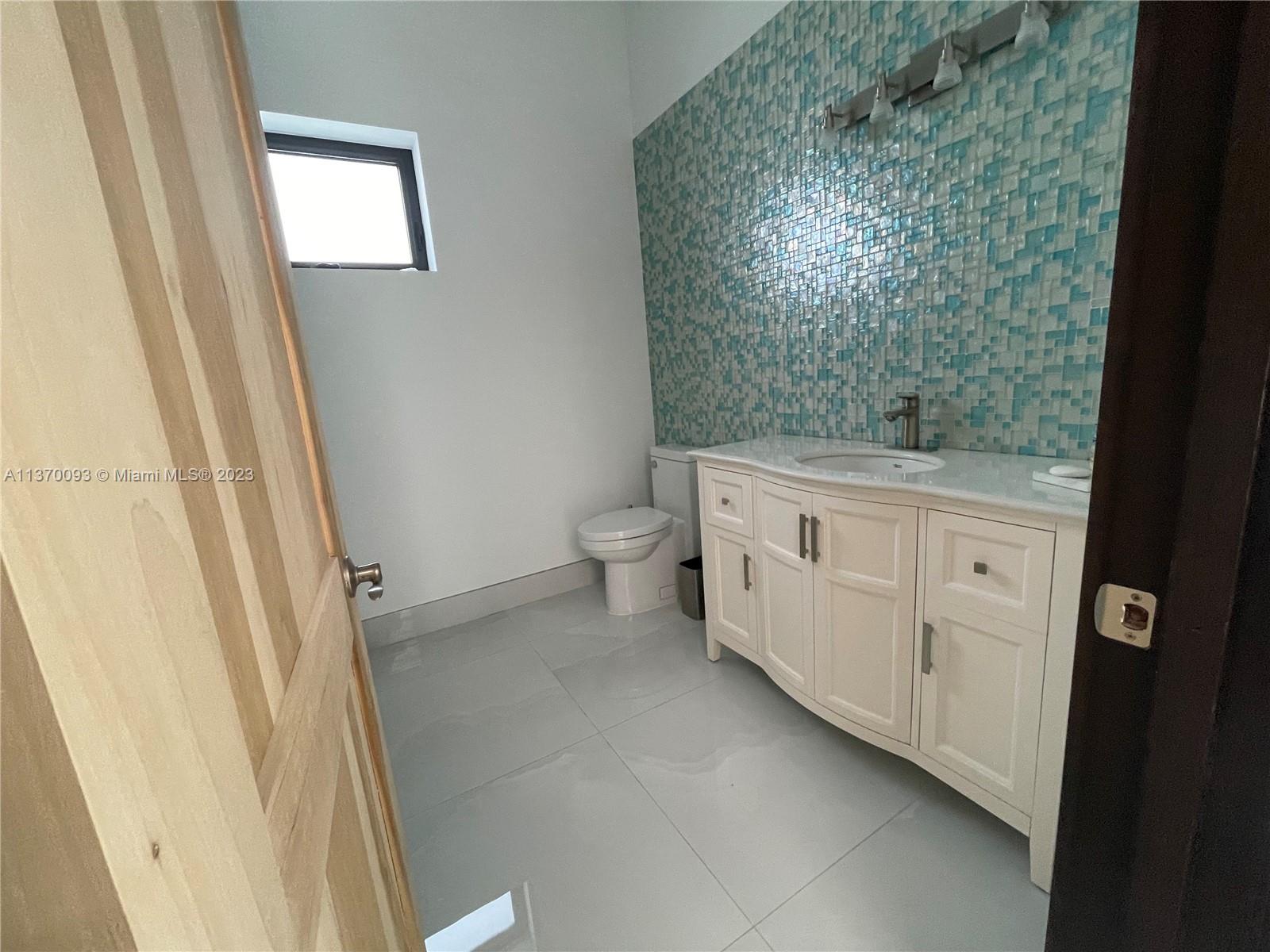 BRICKELL ESTATES - Residential Lease