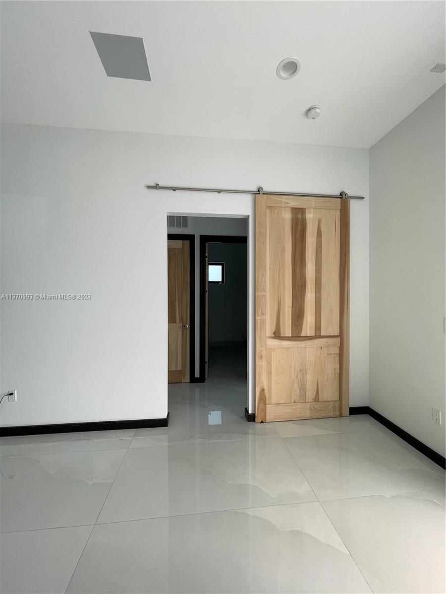 BRICKELL ESTATES - Residential Lease