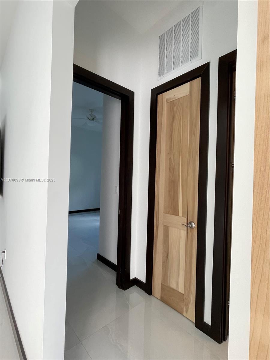 BRICKELL ESTATES - Residential Lease