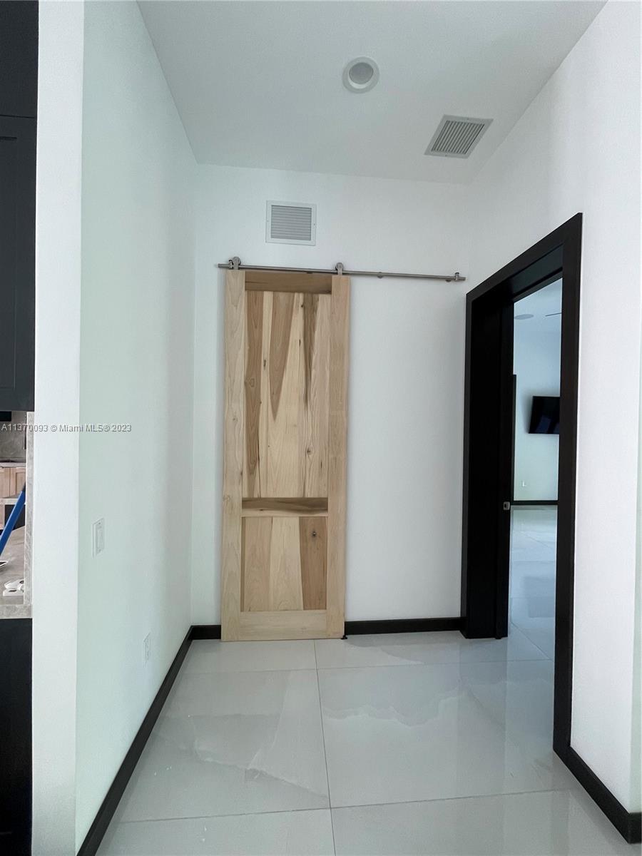 BRICKELL ESTATES - Residential Lease