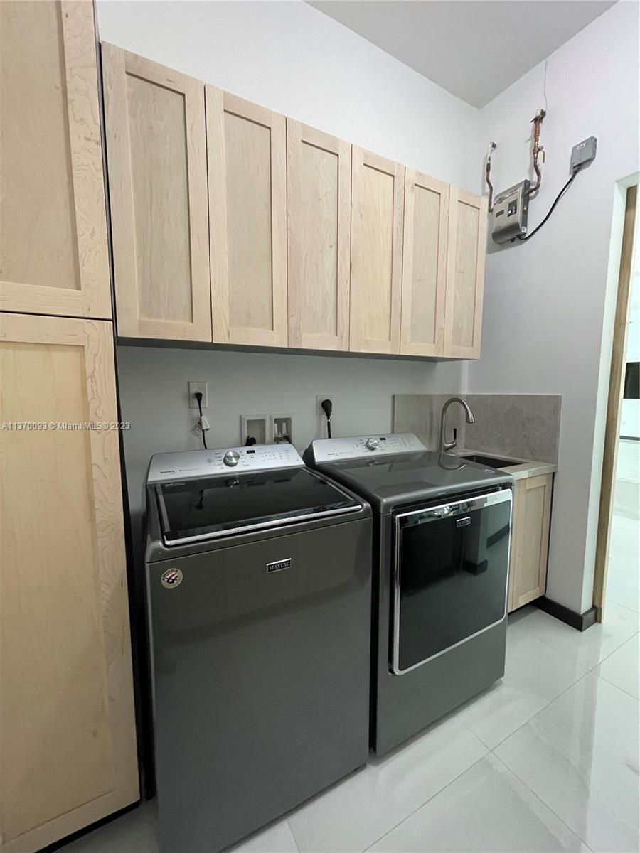 BRICKELL ESTATES - Residential Lease