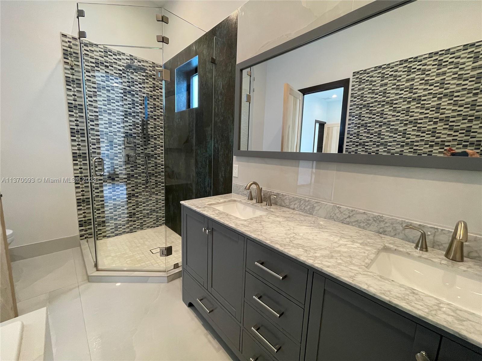 BRICKELL ESTATES - Residential Lease