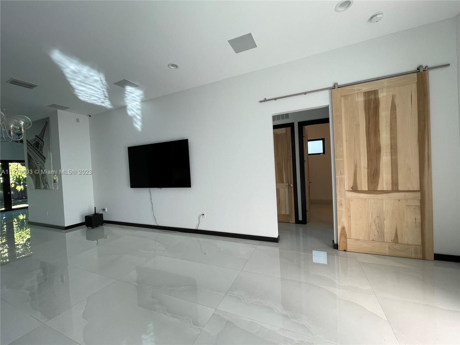 BRICKELL ESTATES - Residential Lease