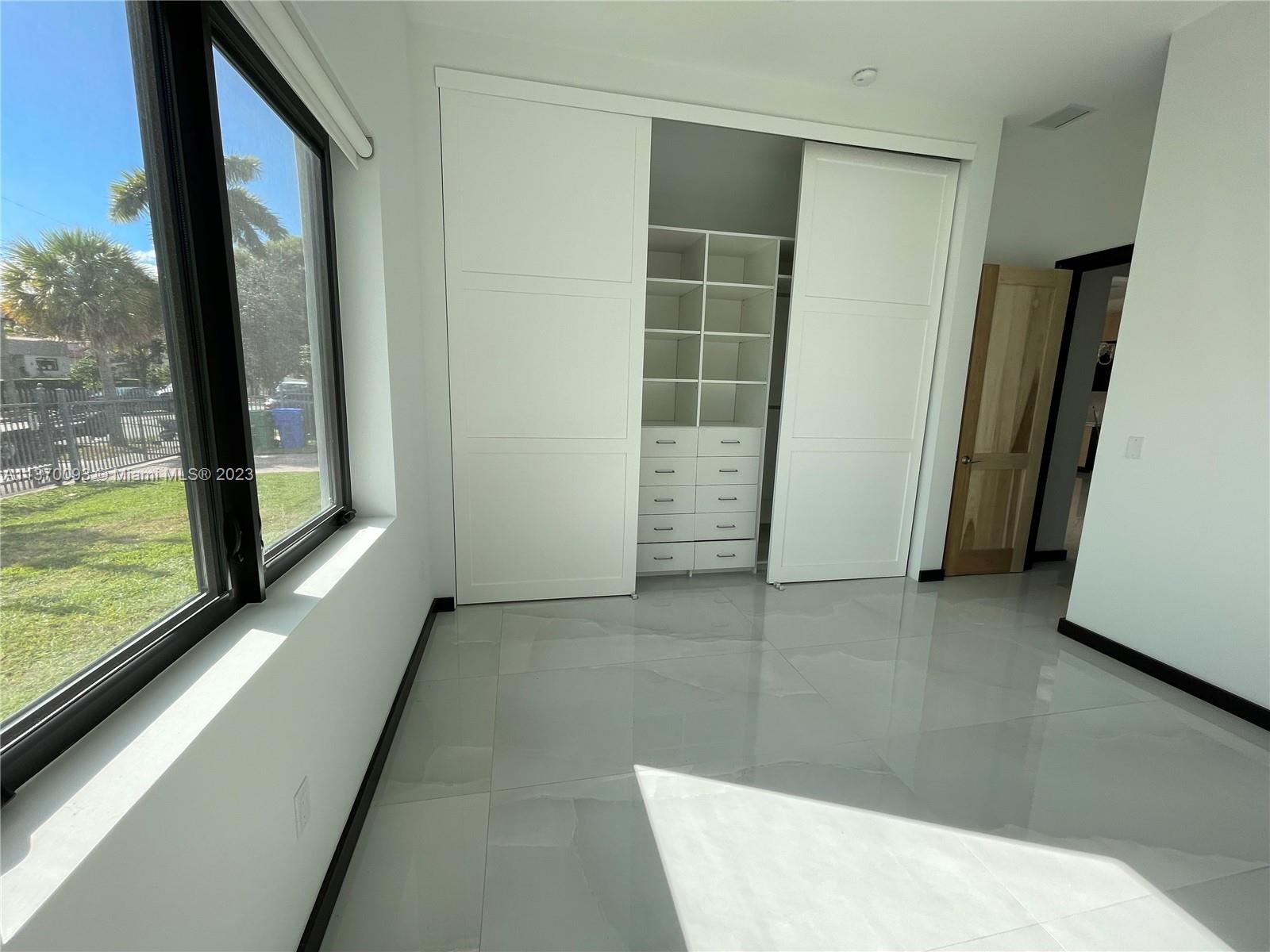 BRICKELL ESTATES - Residential Lease