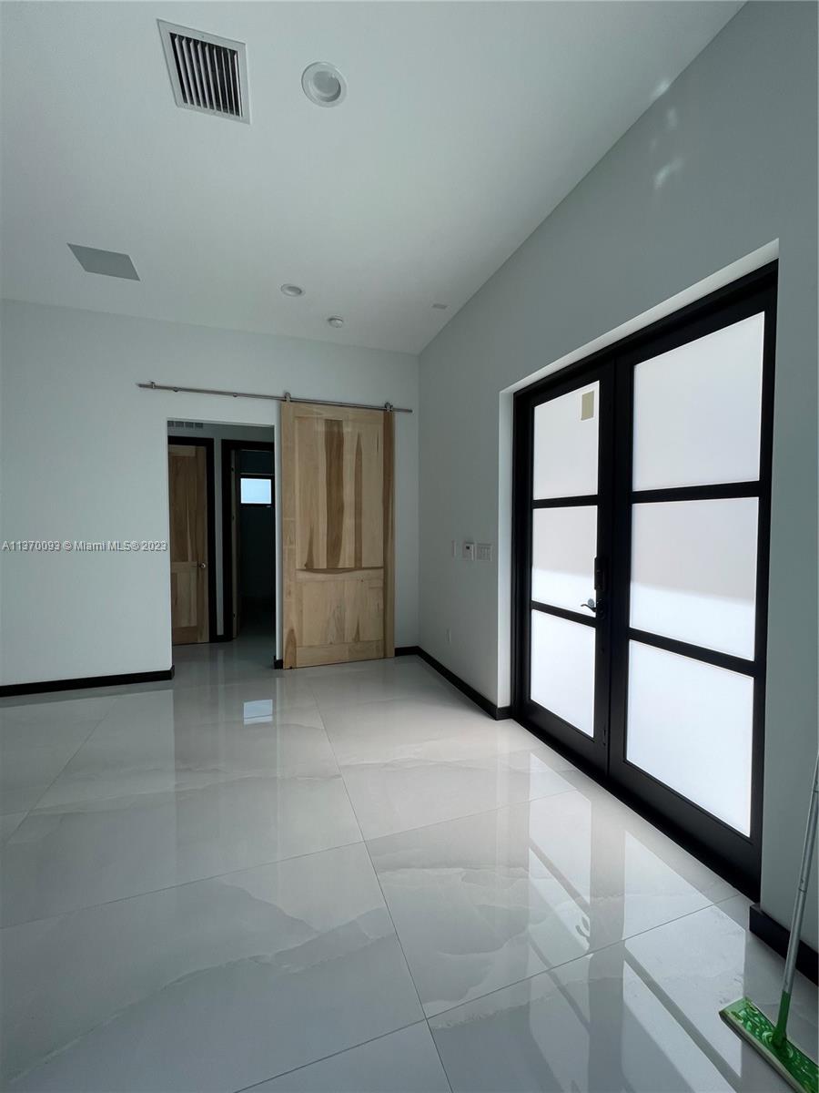 BRICKELL ESTATES - Residential Lease