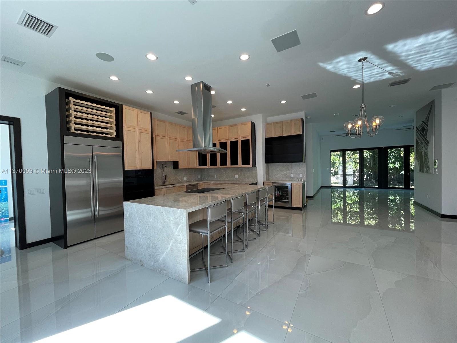 BRICKELL ESTATES - Residential Lease