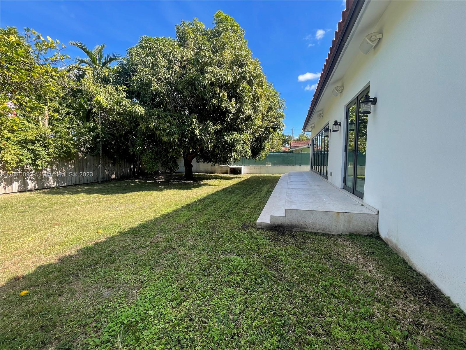 BRICKELL ESTATES - Residential Lease