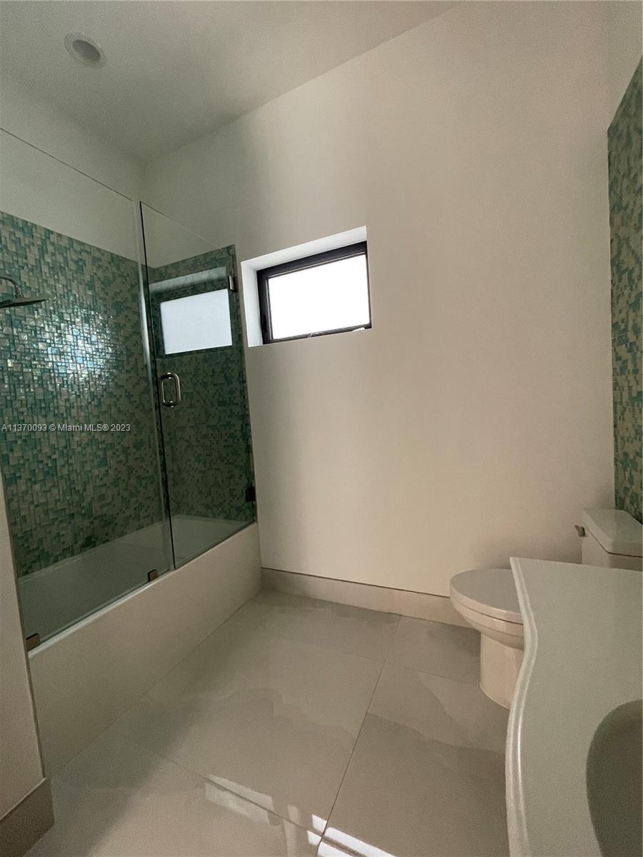 BRICKELL ESTATES - Residential Lease