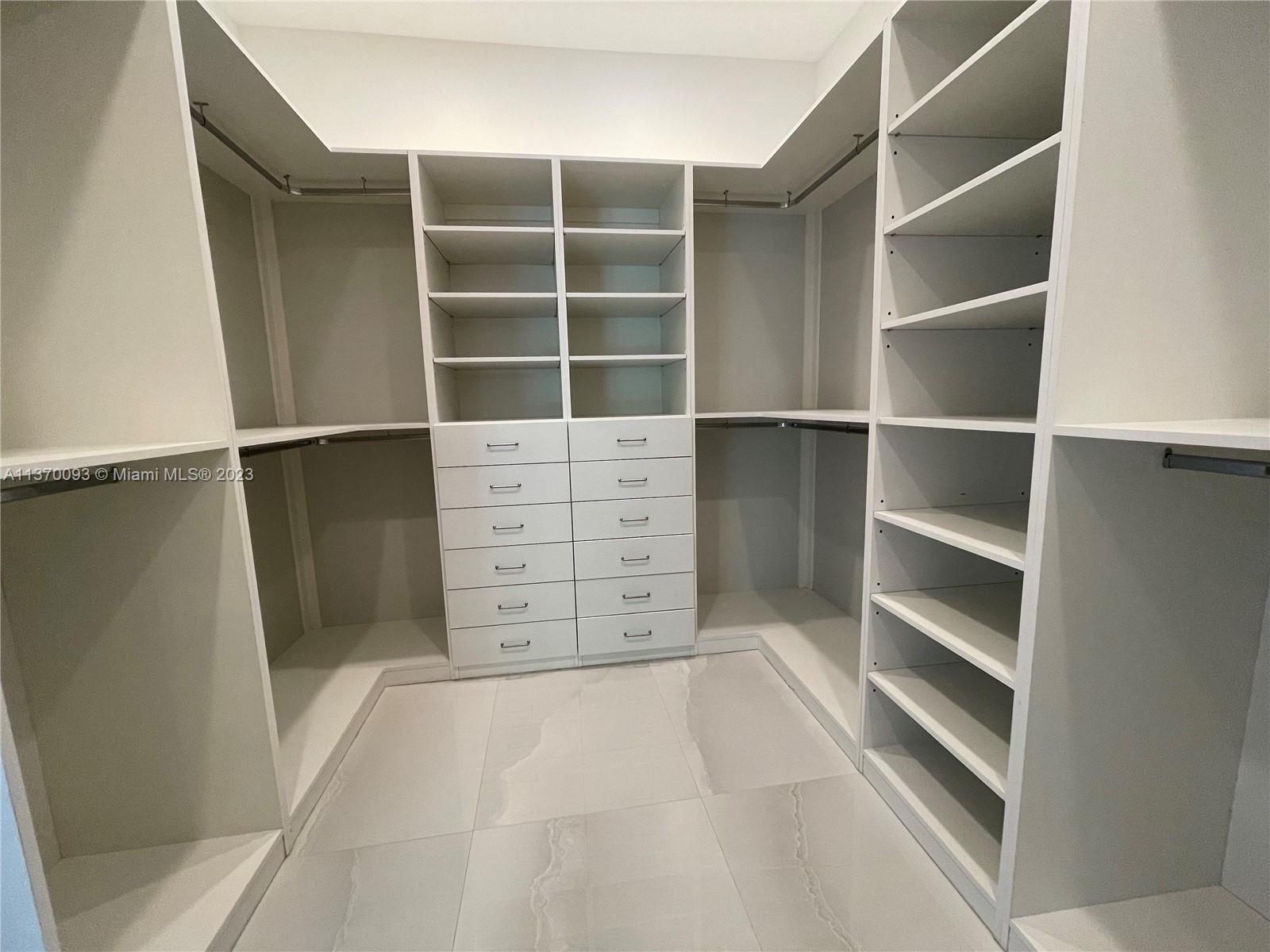 BRICKELL ESTATES - Residential Lease