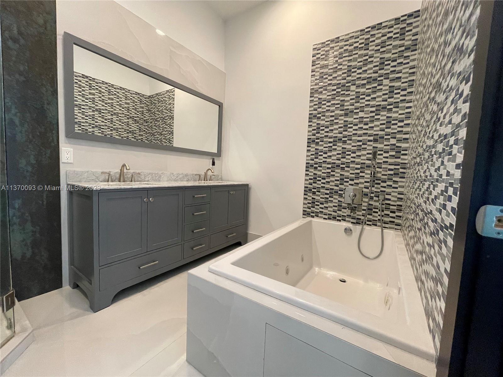 BRICKELL ESTATES - Residential Lease