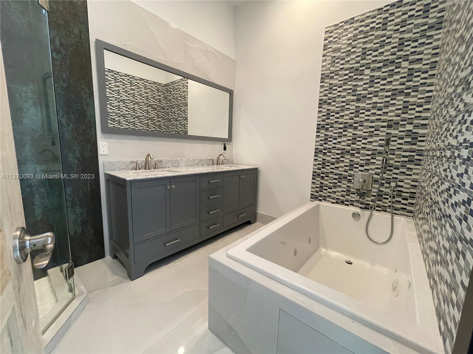 BRICKELL ESTATES - Residential Lease